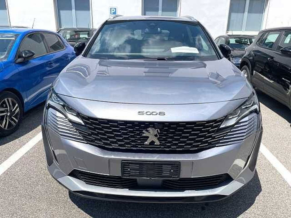 Peugeot 5008 nuova a Milano (2)