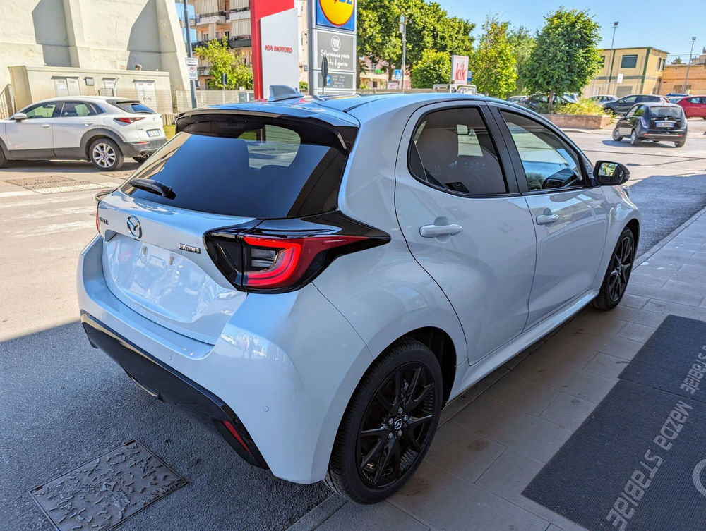 Mazda Mazda2 Hybrid nuova a Napoli (6)