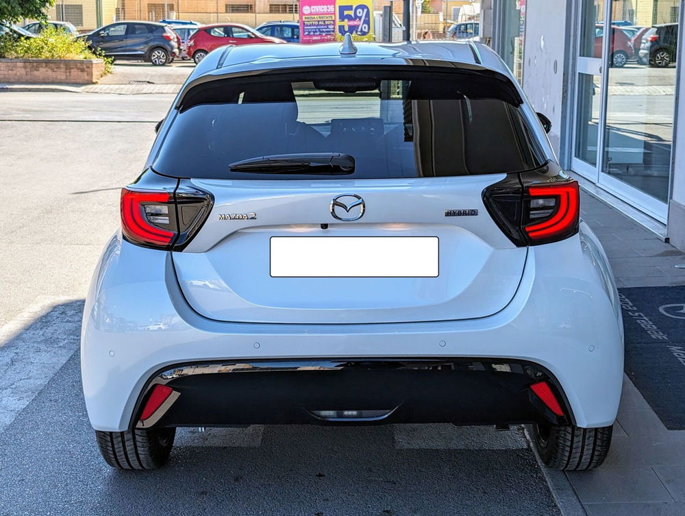 Mazda Mazda2 Hybrid nuova a Napoli (7)