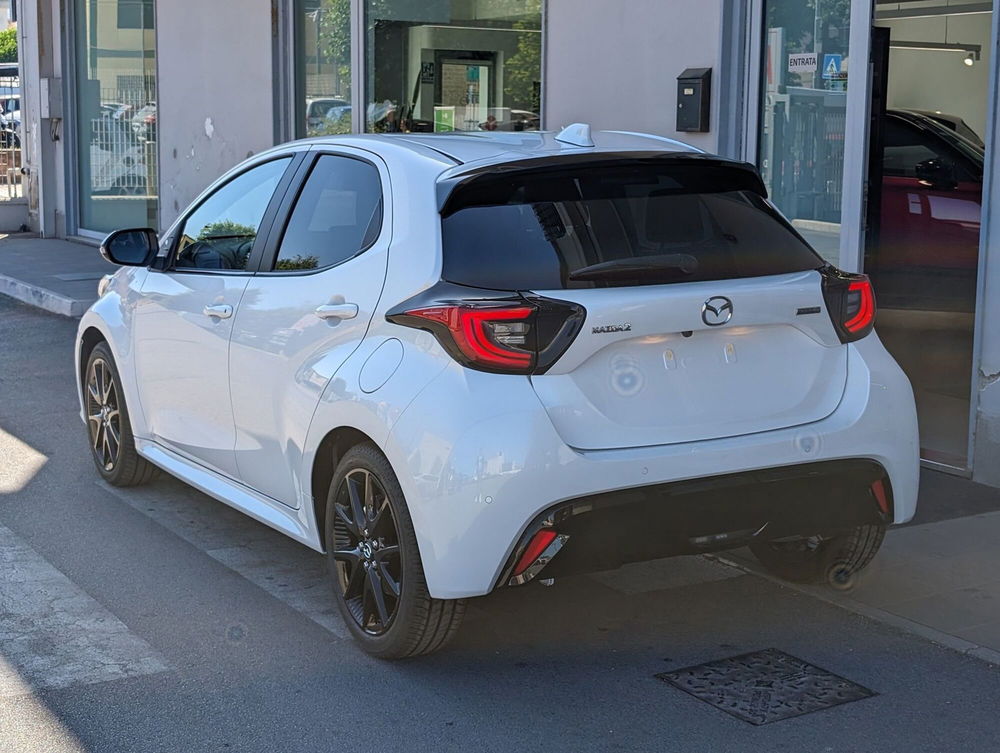 Mazda Mazda2 Hybrid nuova a Napoli (8)