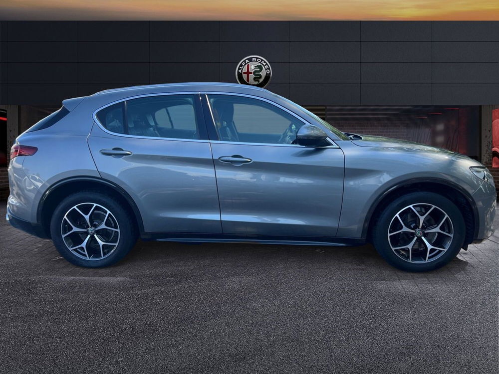 Alfa Romeo Stelvio usata a Pescara (2)