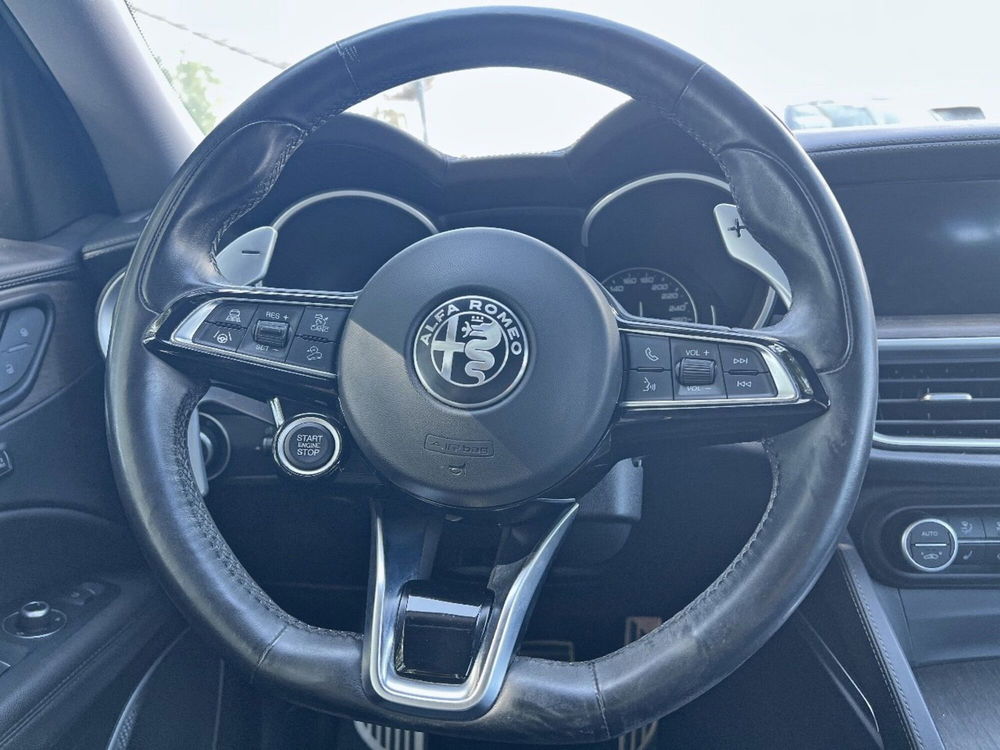 Alfa Romeo Stelvio usata a Pescara (8)