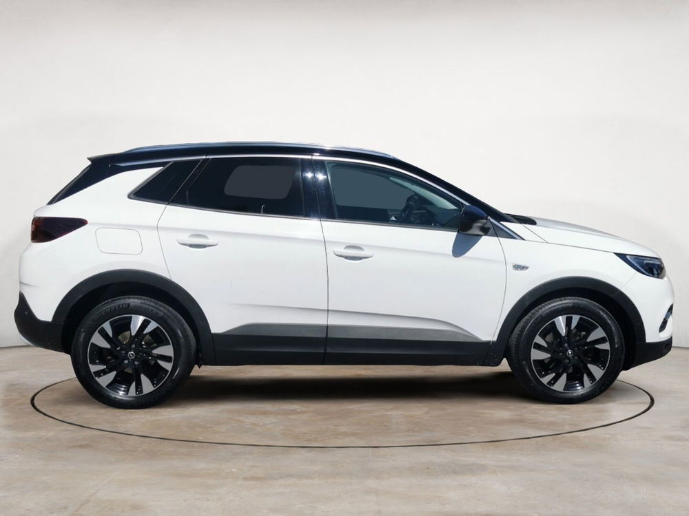 Opel Grandland X usata a Taranto (5)