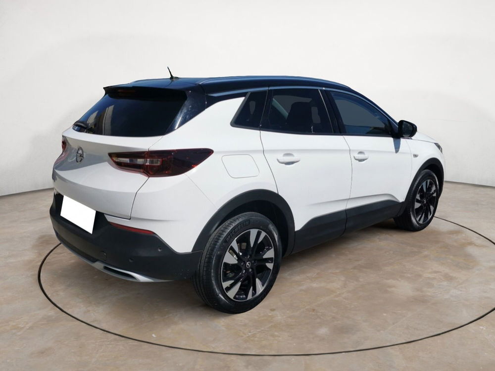 Opel Grandland X usata a Taranto (8)