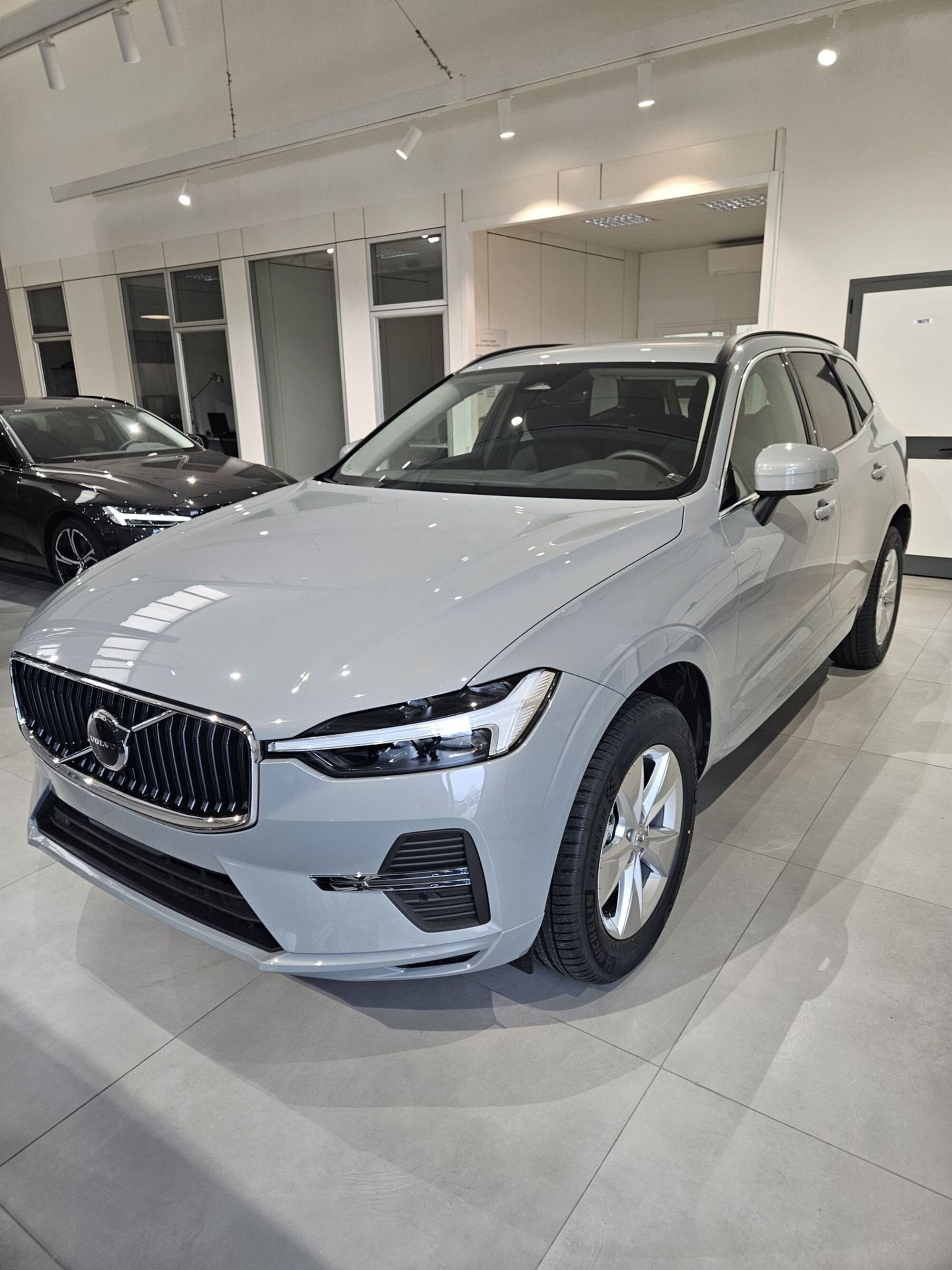 Volvo XC60 2.0 b5 Core awd auto nuova a Prato