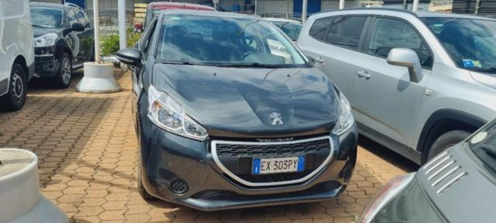 Peugeot 208 82 5 porte Access  del 2014 usata a Savona