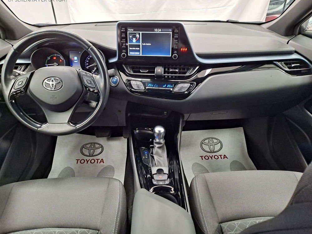 Toyota Toyota C-HR usata a Roma (12)