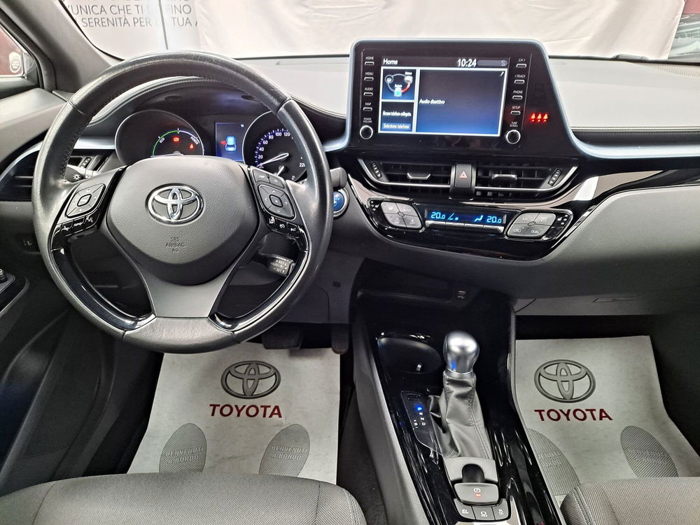 Toyota Toyota C-HR usata a Roma (13)