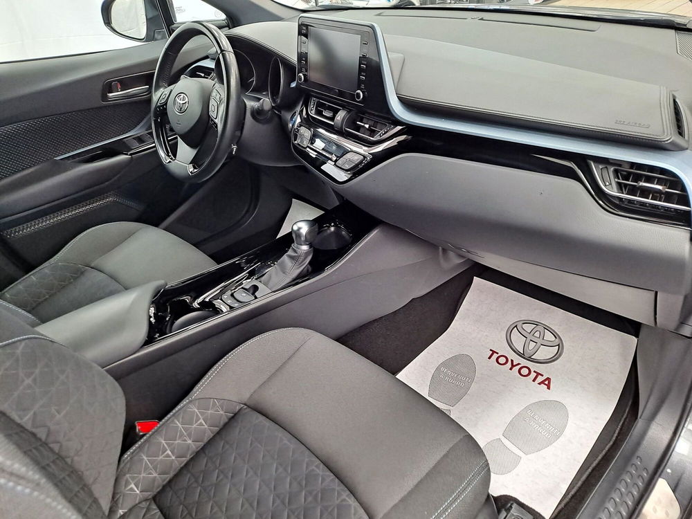 Toyota Toyota C-HR usata a Roma (7)