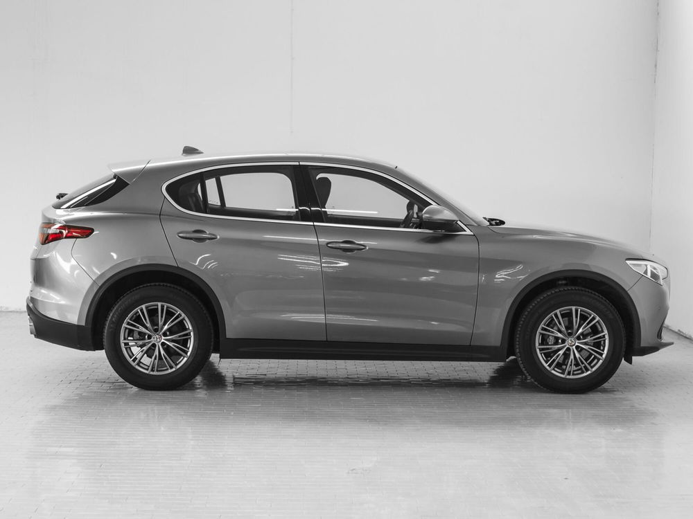 Alfa Romeo Stelvio usata a Prato (4)