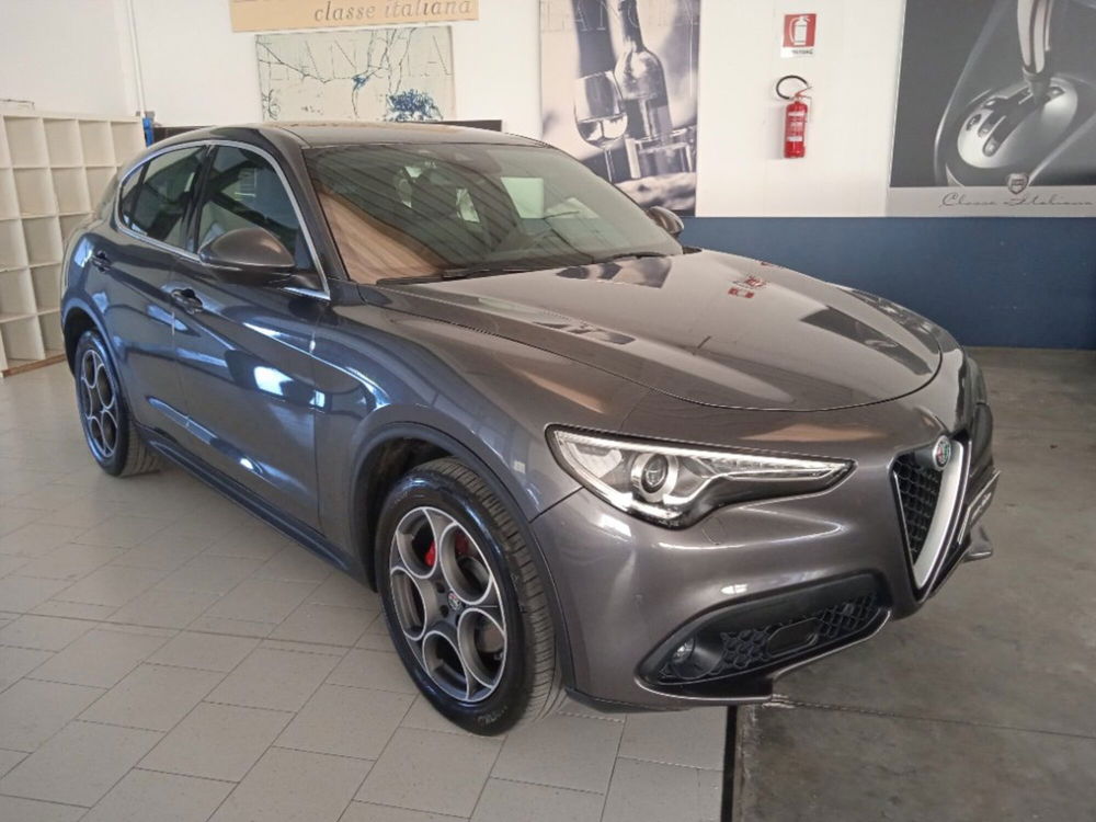 Alfa Romeo Stelvio usata a Siena (11)