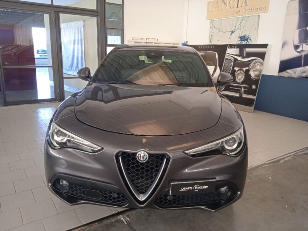 Alfa Romeo Stelvio usata a Siena (2)