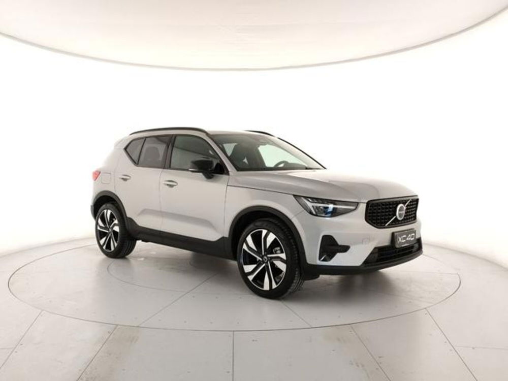 Volvo XC40 nuova a Modena (6)