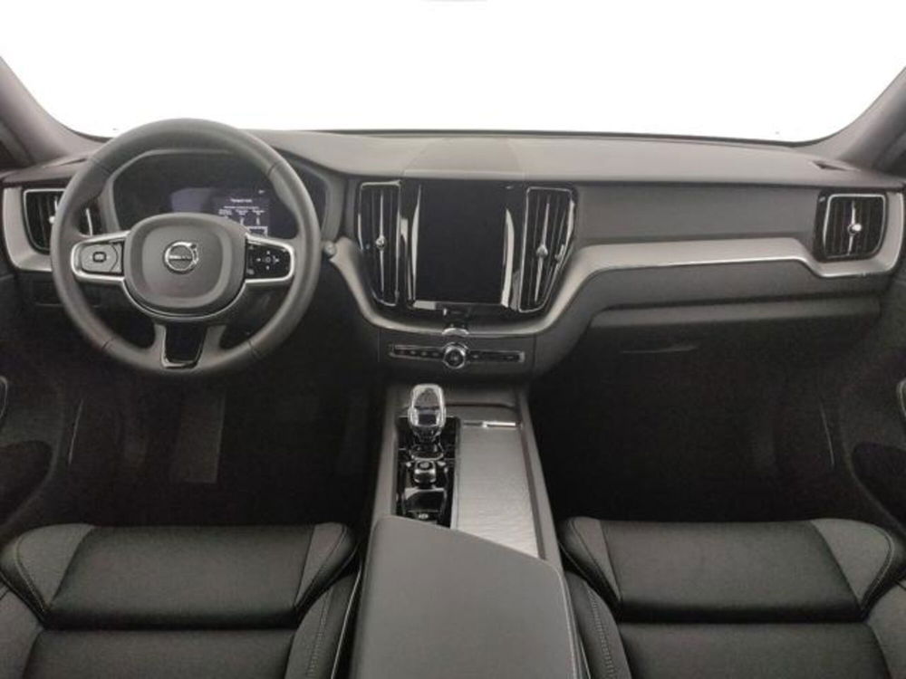 Volvo XC60 nuova a Modena (15)