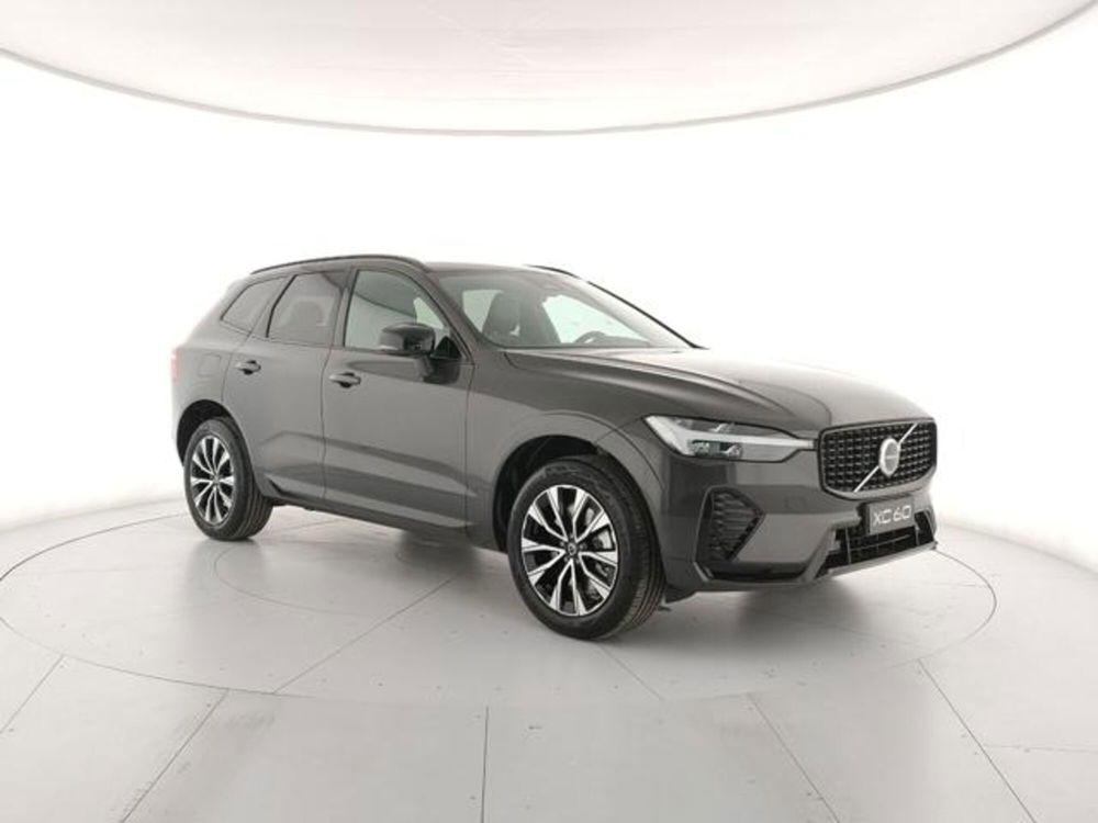 Volvo XC60 nuova a Modena (6)