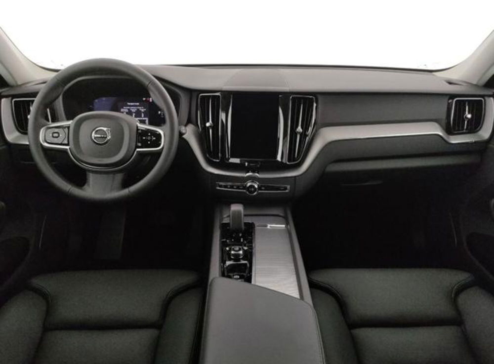 Volvo XC60 nuova a Modena (15)