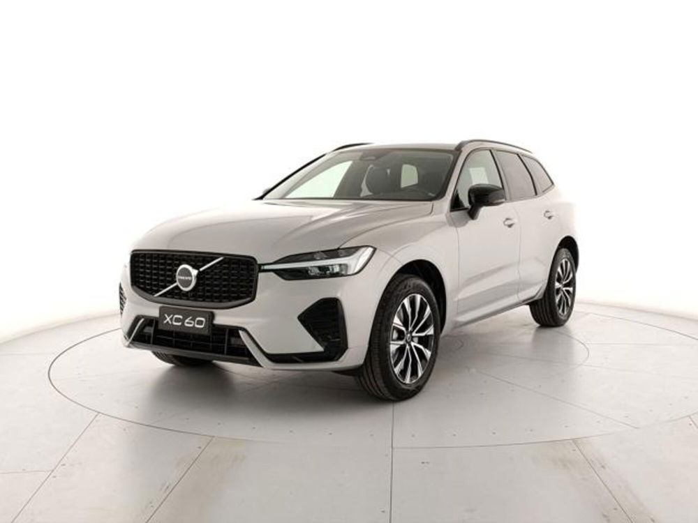 Volvo XC60 nuova a Modena (2)