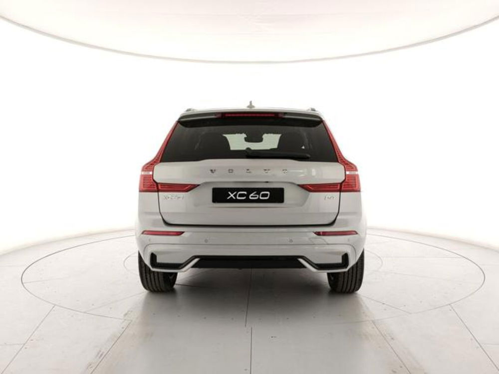 Volvo XC60 nuova a Modena (4)