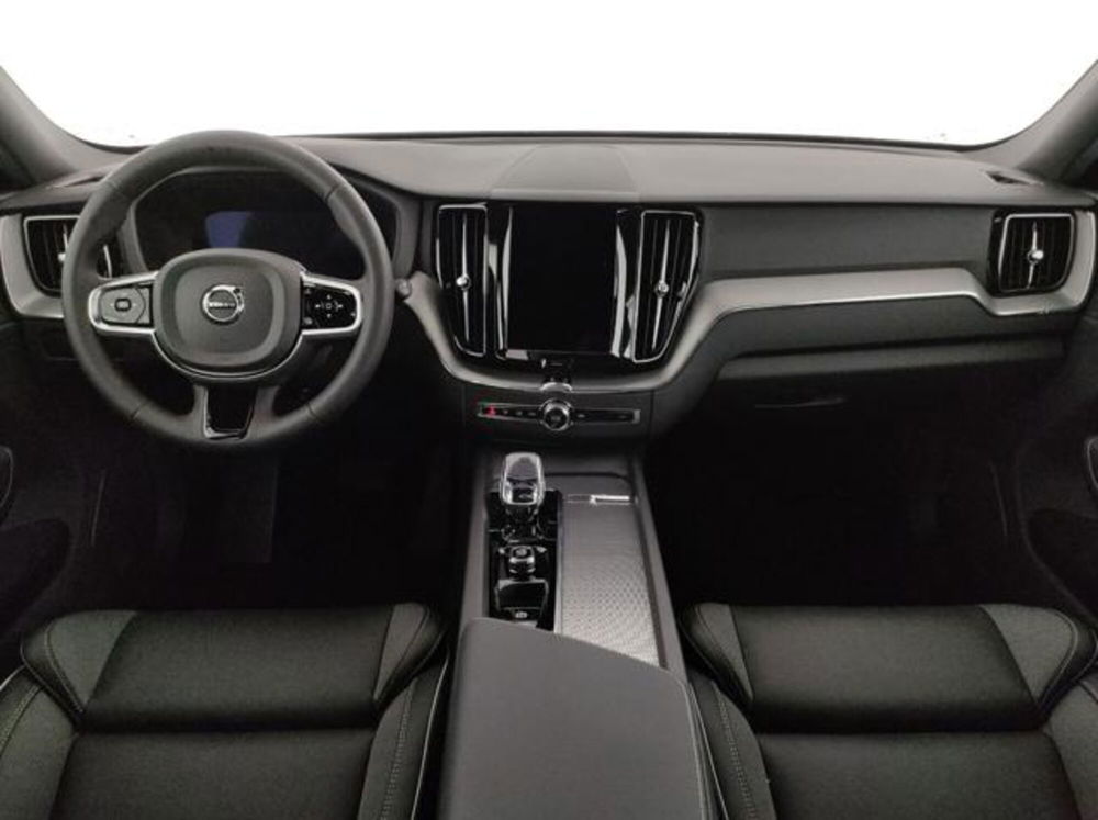 Volvo XC60 nuova a Modena (16)