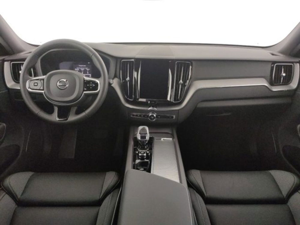 Volvo XC60 nuova a Modena (17)