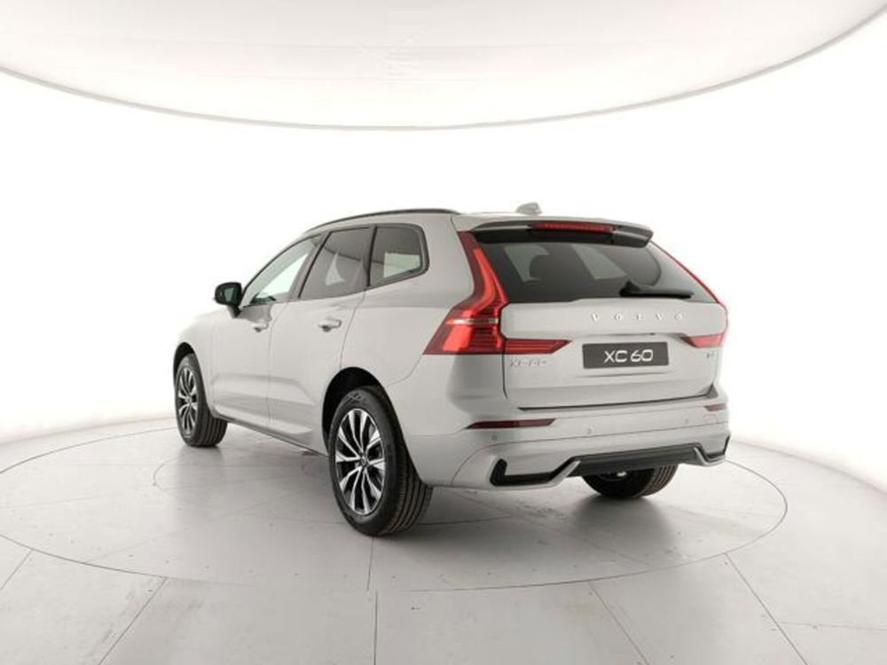 Volvo XC60 nuova a Modena (3)