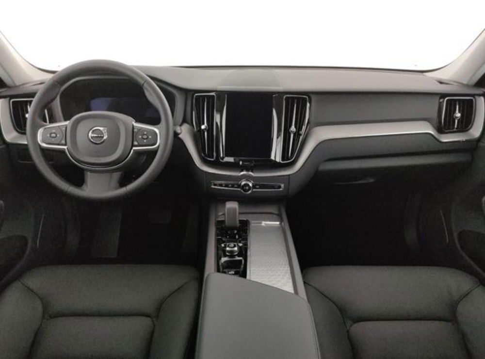 Volvo XC60 nuova a Modena (14)