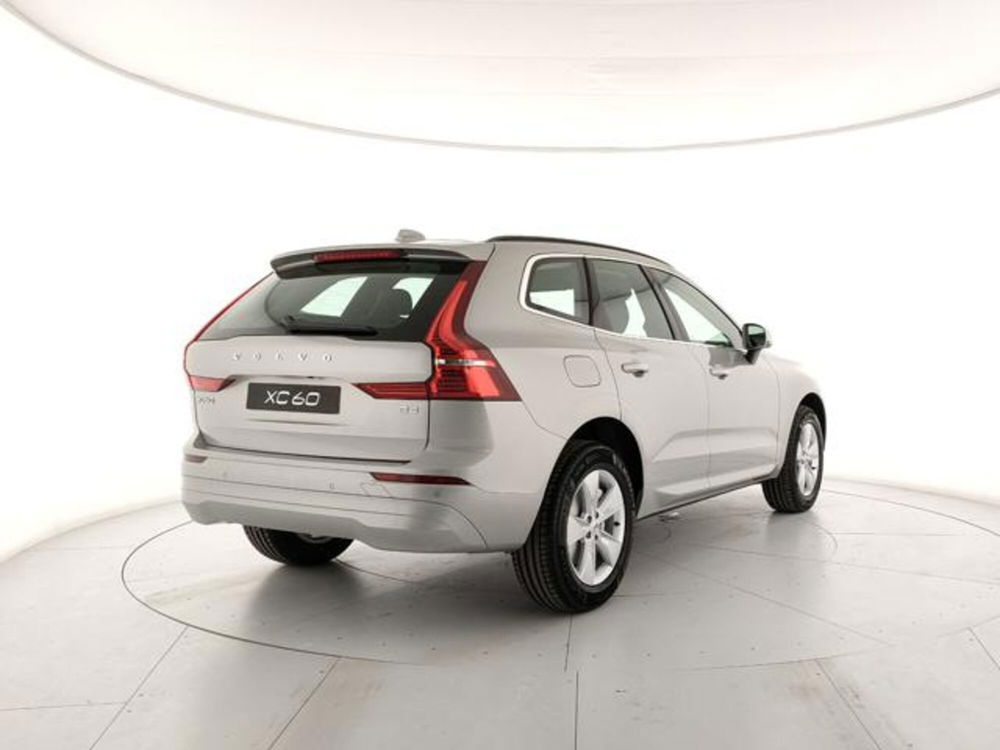 Volvo XC60 nuova a Modena (5)