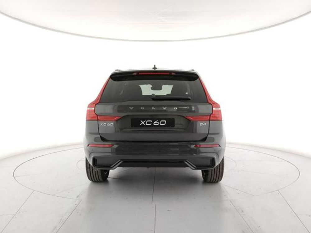 Volvo XC60 nuova a Modena (4)