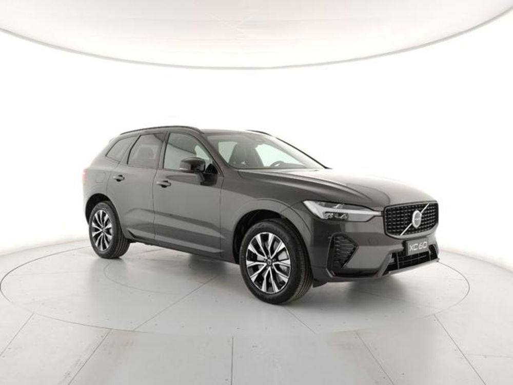 Volvo XC60 nuova a Modena (6)