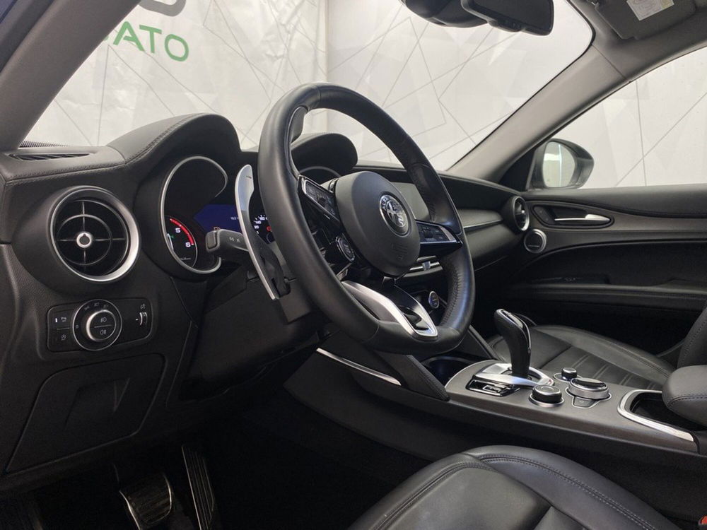 Alfa Romeo Stelvio usata a Torino (16)