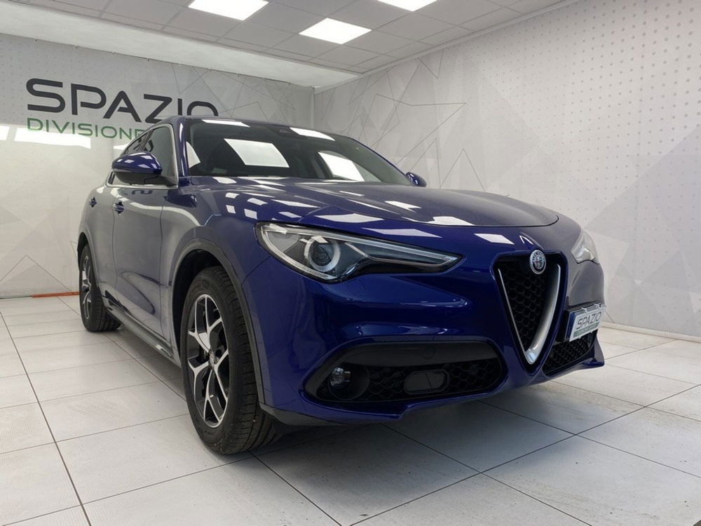 Alfa Romeo Stelvio usata a Torino (2)