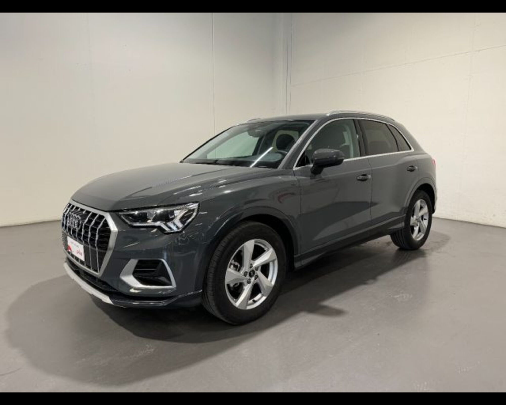 Audi Q3 35 2.0 tdi Business Advanced s-tronic del 2023 usata a Conegliano