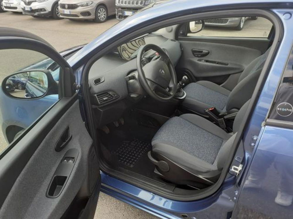 Lancia Ypsilon usata a Firenze (11)