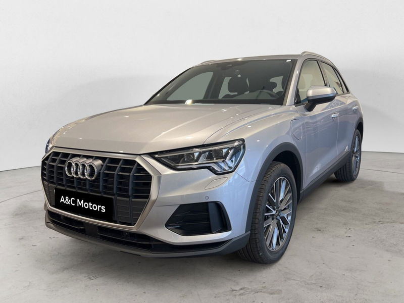 Audi Q3 45 TFSI e S tronic Business nuova a Nola