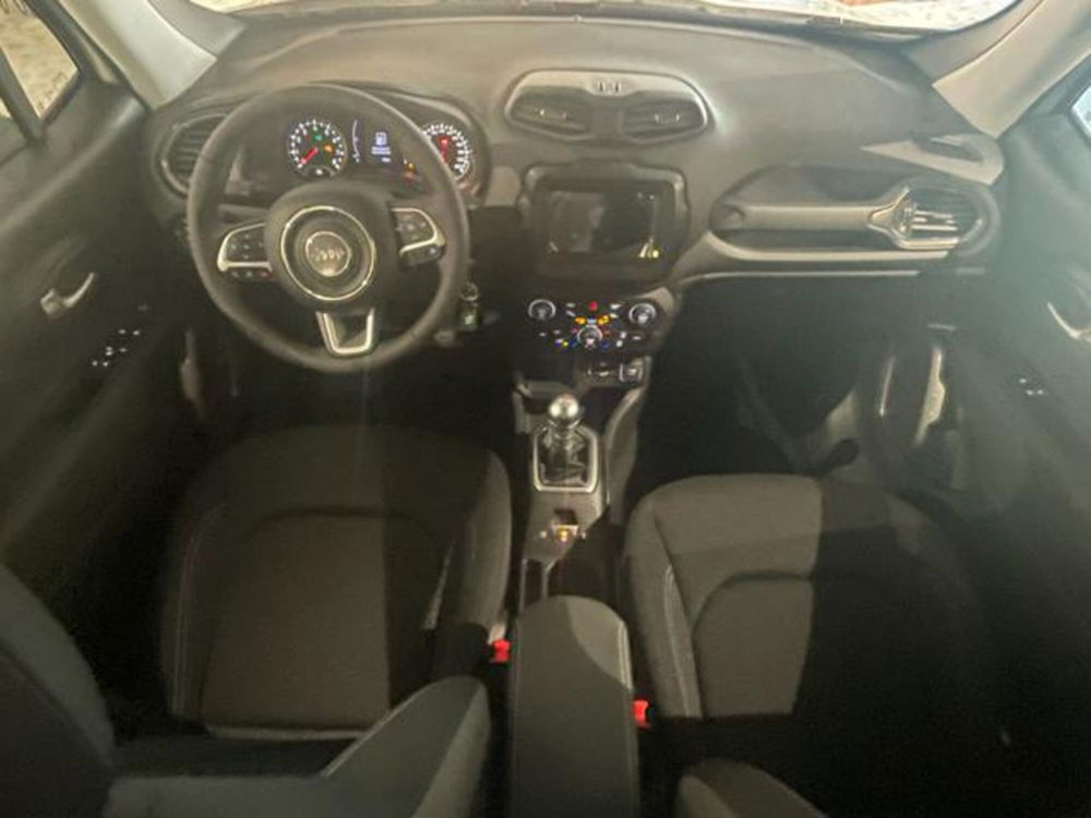 Jeep Renegade nuova a Aosta (10)