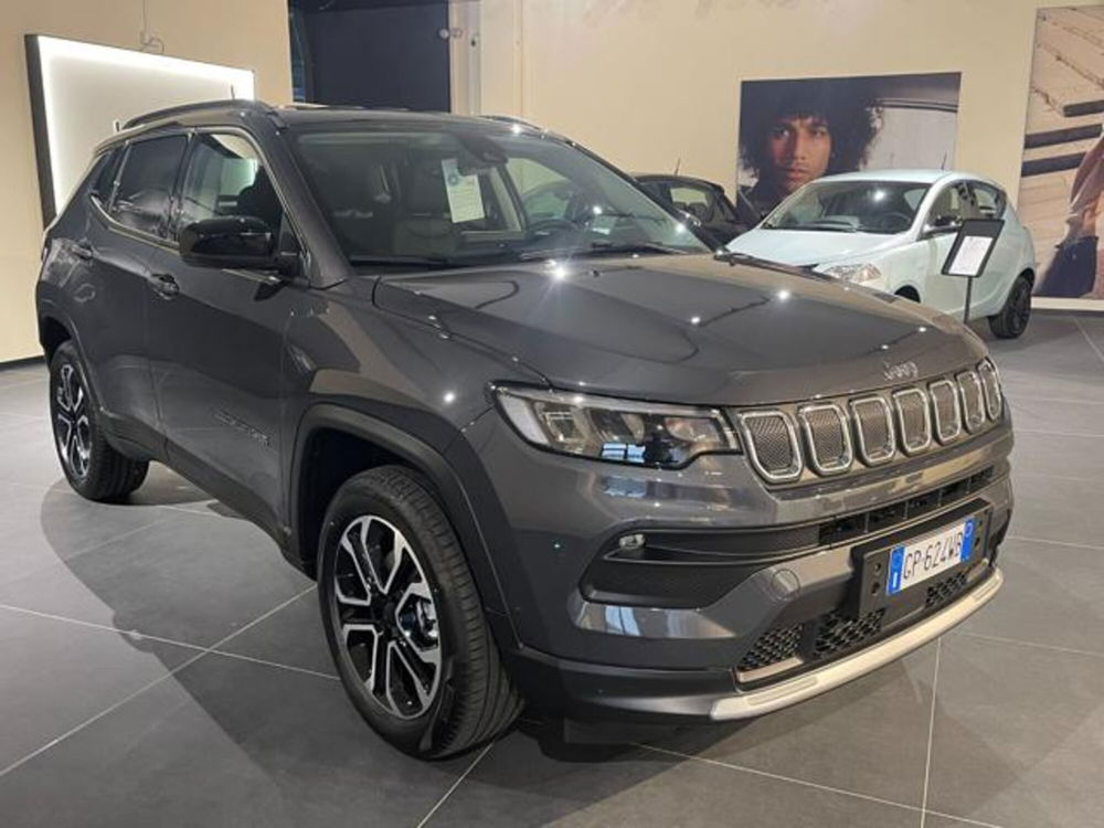 Jeep Compass nuova a Aosta (3)