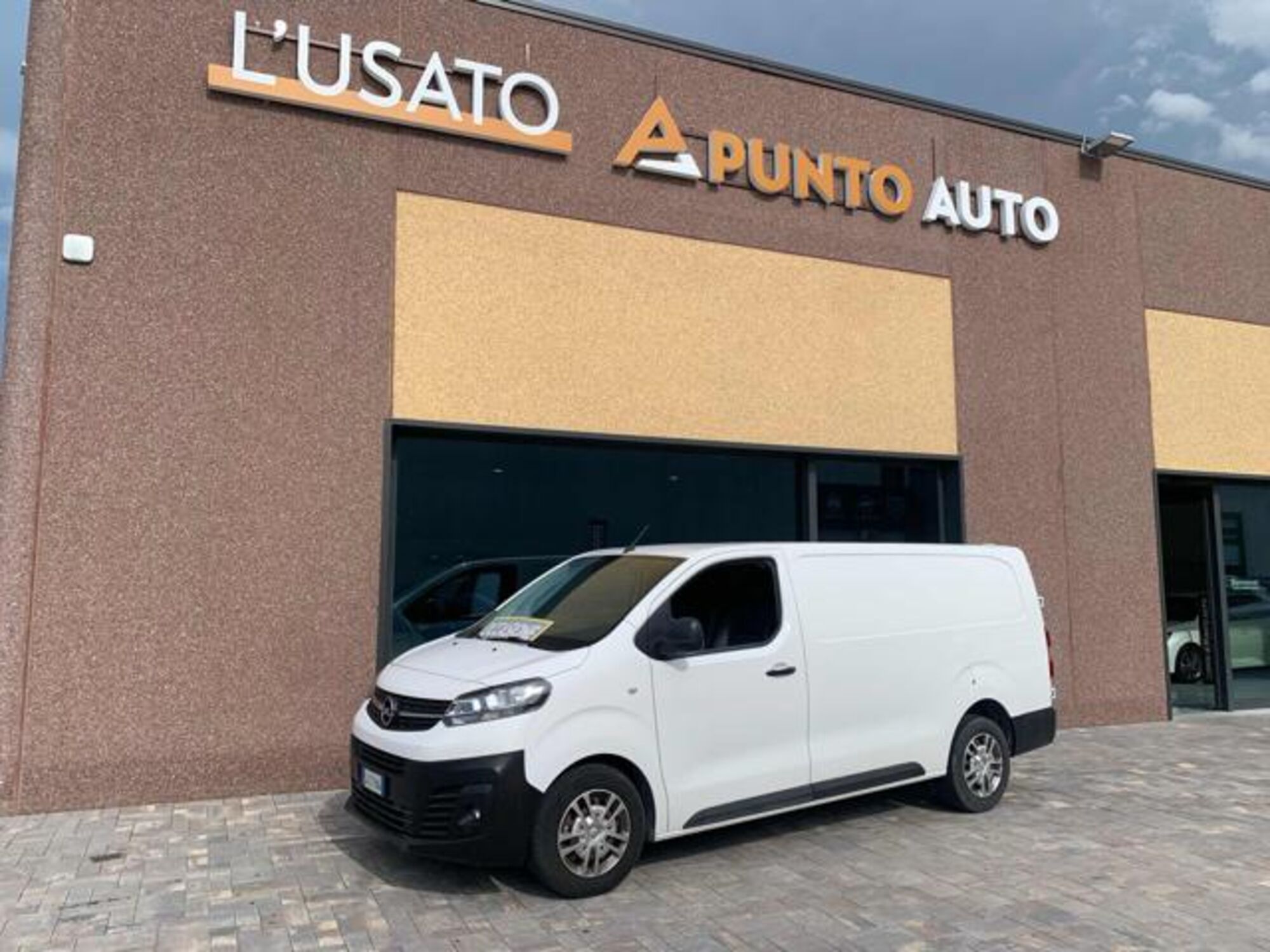 Opel Vivaro Furgone 2.0 Diesel 120CV S&amp;S PL-SL-TN L Furgone Essentia del 2020 usata a Ancona