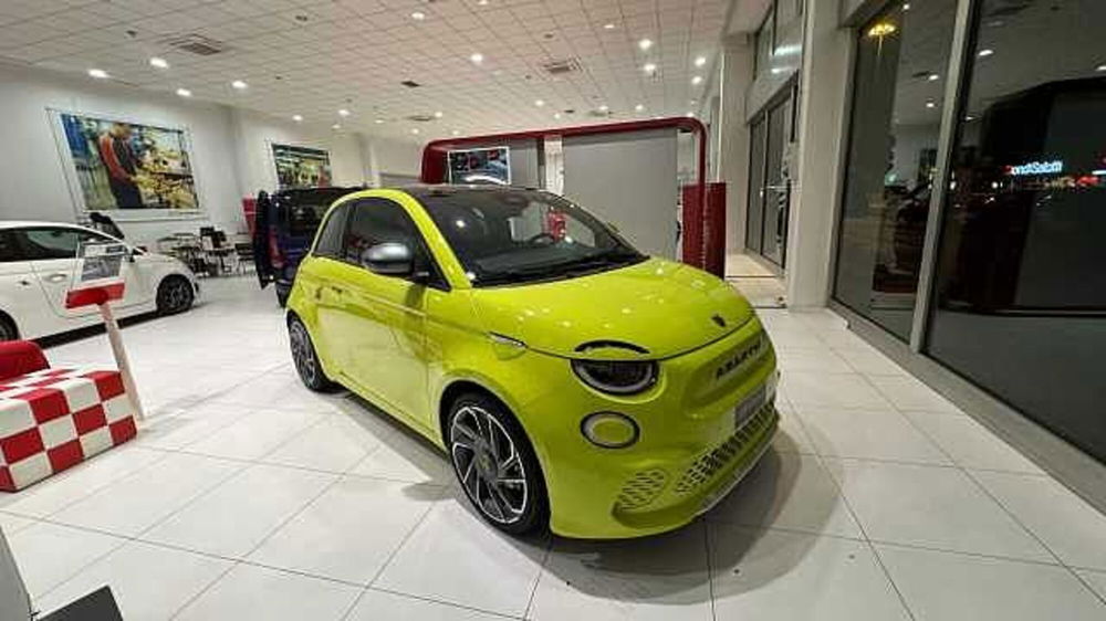 Abarth 500e Cabrio usata a Milano