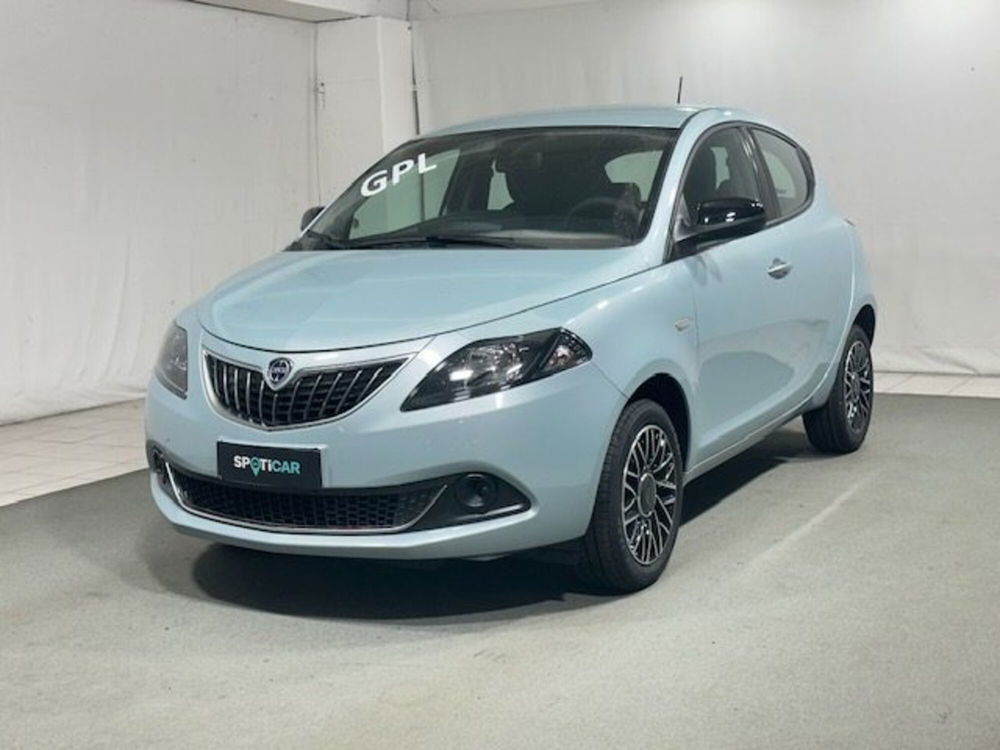 Lancia Ypsilon nuova a Sondrio