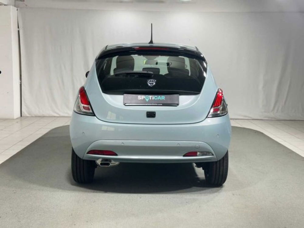 Lancia Ypsilon nuova a Sondrio (4)