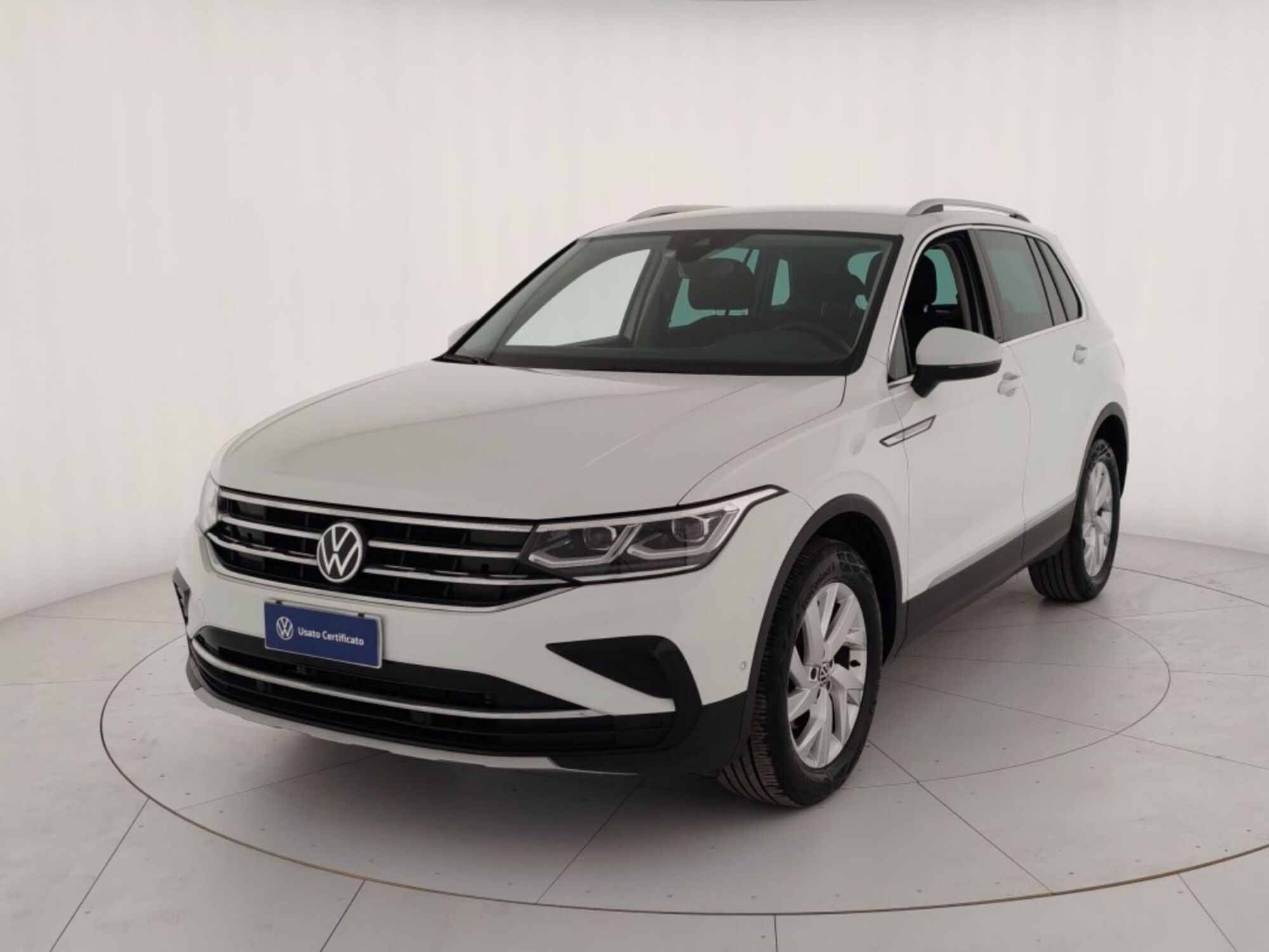 Volkswagen Tiguan 2.0 TDI 150 CV SCR DSG 4MOTION Elegance del 2021 usata a Massa