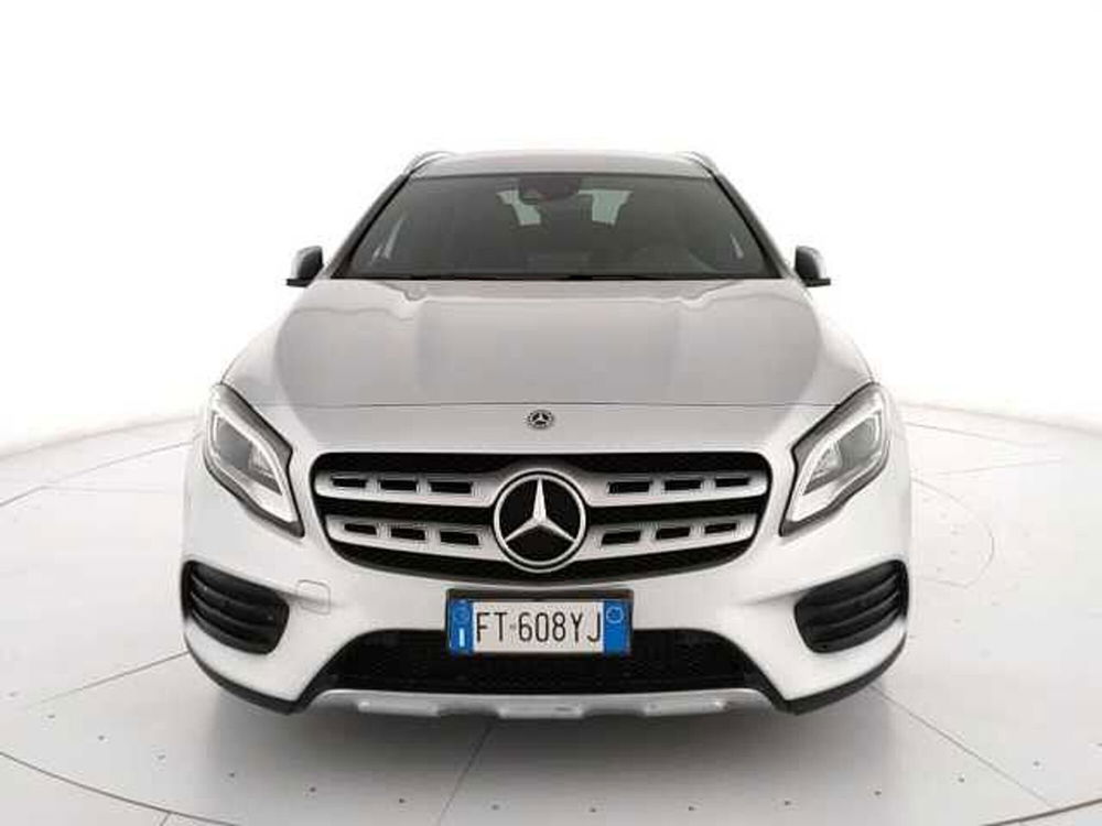 Mercedes-Benz GLA SUV usata a Roma (5)