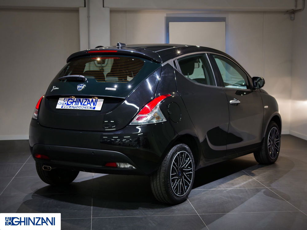 Lancia Ypsilon nuova a Bergamo (5)