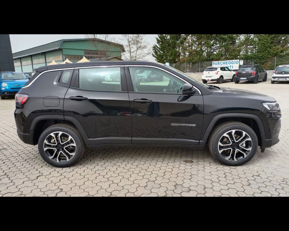 Jeep Compass nuova a Lucca (2)