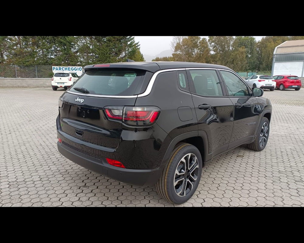 Jeep Compass nuova a Lucca (3)