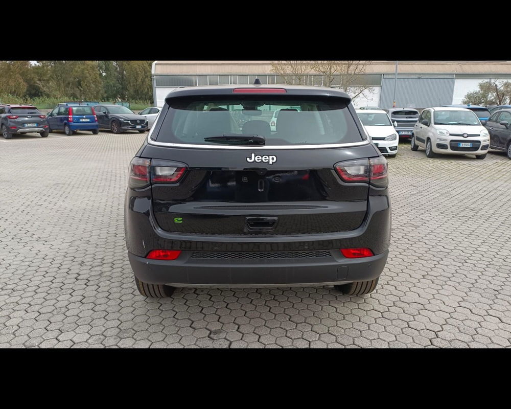 Jeep Compass nuova a Lucca (4)