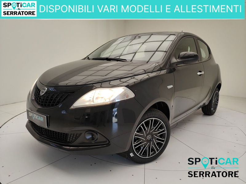 Lancia Ypsilon 1.0 FireFly 5 porte S&amp;S Hybrid Silver Plus nuova a Erba