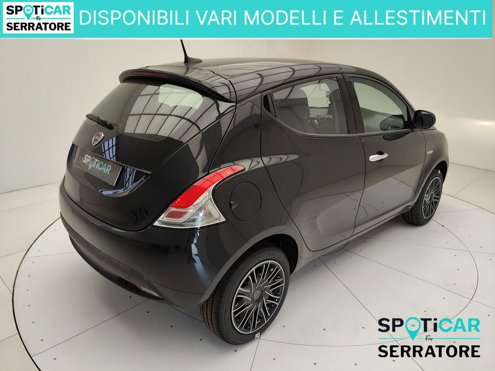 Lancia Ypsilon nuova a Como (5)