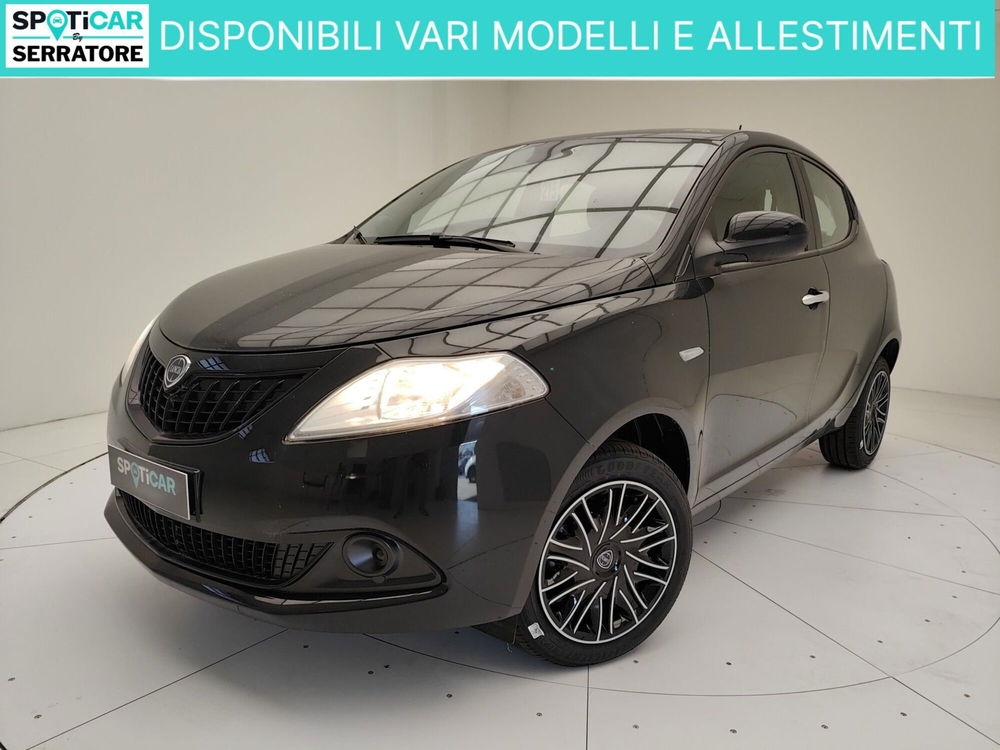 Lancia Ypsilon nuova a Como