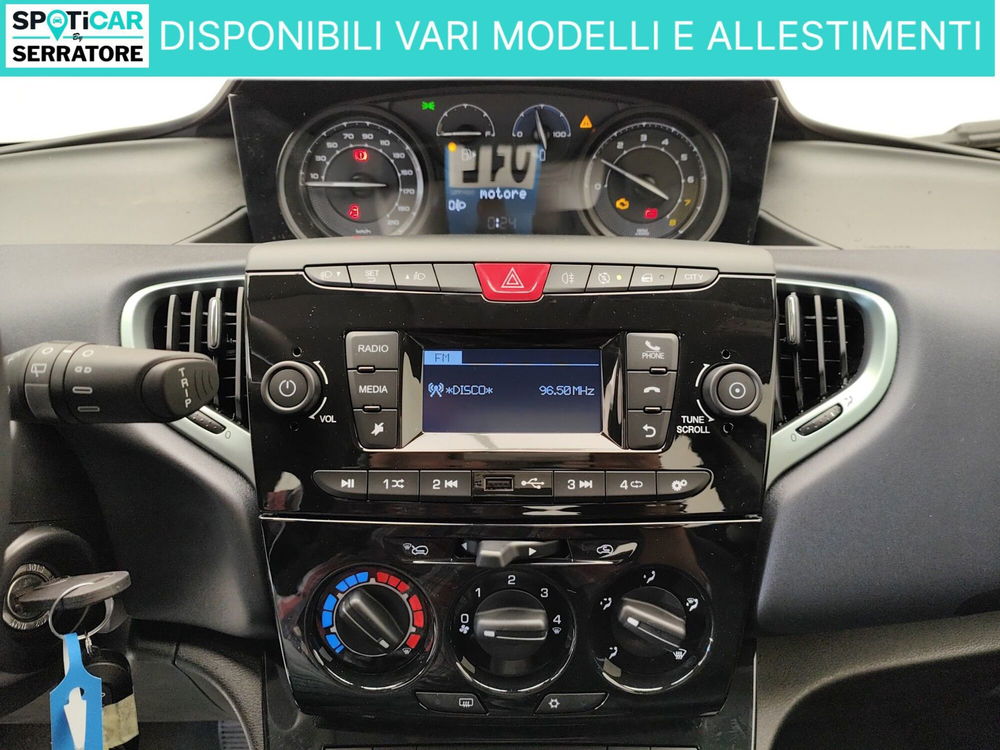 Lancia Ypsilon nuova a Como (10)